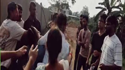 Ranchi News : रास्ता छोड़ने को लेकर नगर निगम की टीम और स्थानीय परिवारों में धक्का-मुक्की