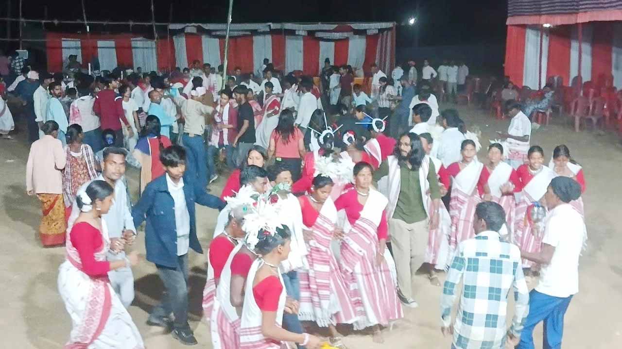 CUJ में सरहुल पूर्व संध्या महोत्सव का आयोजन, आदिवासी संस्कृति की झलक से सराबोर हुआ परिसर