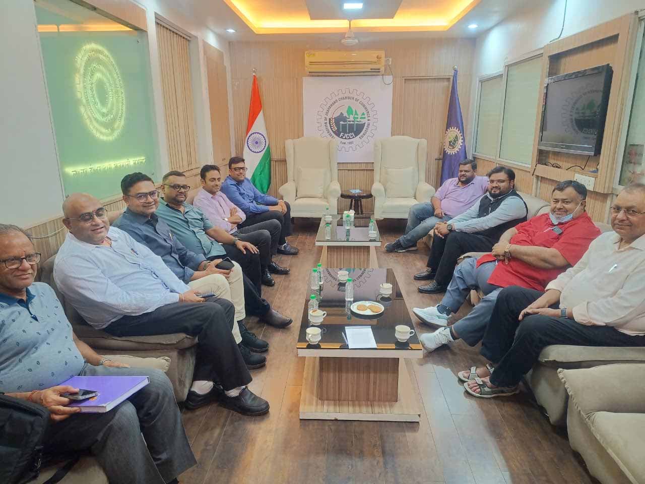 NIC की ऑनलाइन प्रक्रिया से परेशान वाहन मालिक, चैंबर बैठक में उठा मुद्दा