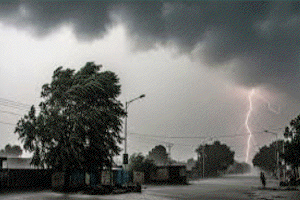 Jharkhand Weather : 17 से 19 जून तक बारिश की संभावना,कई जिलों में येलो अलर्ट