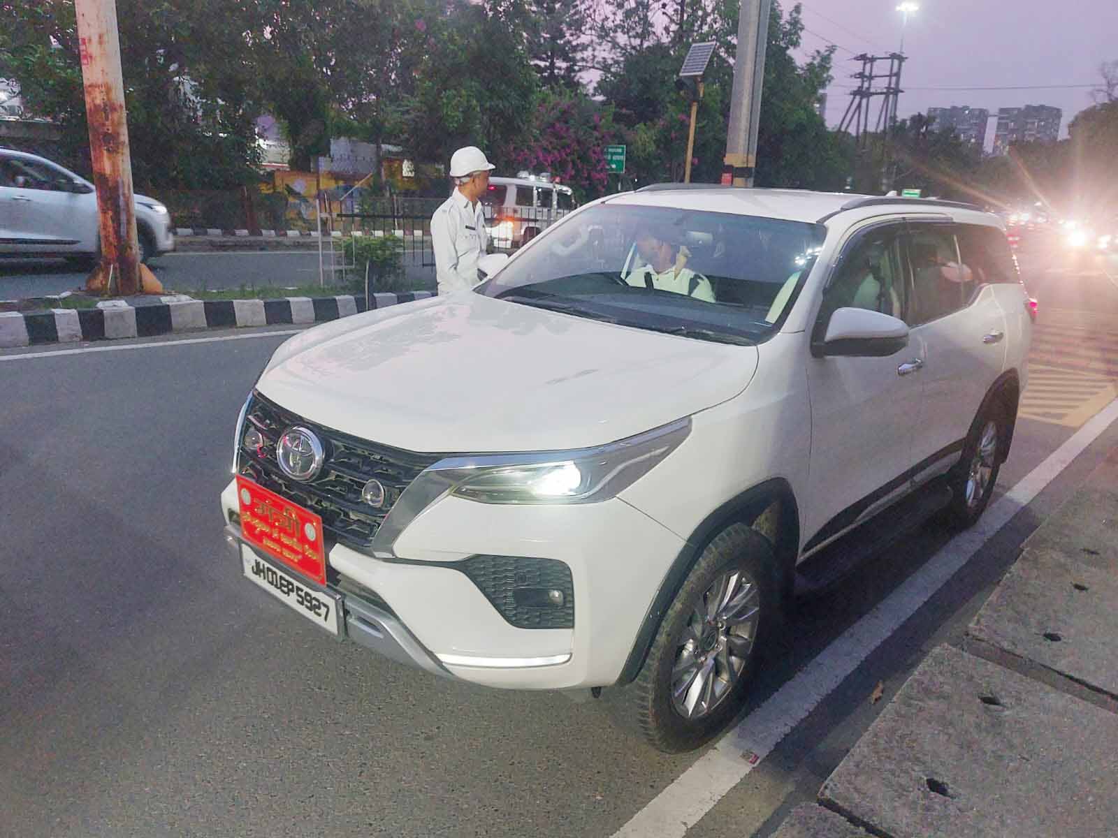 मुख्यमंत्री आवास में जुटने लगे महागठबंधन के विधायक, रणनीतिक बैठक शुरू