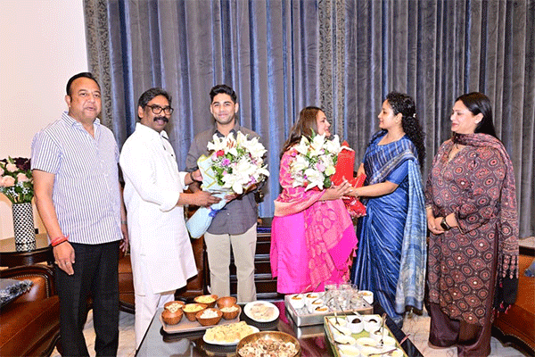 नवीन जायसवाल की बेटी के आशीर्वाद समारोह में पहुंच CM ने दी शुभकामनाएं