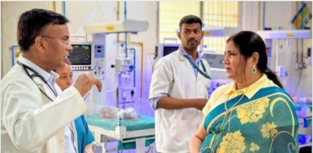 पलामू : स्वास्थ्य सेवाओं को लेकर एक्शन मोड में मेयर, क्लीनिक से अस्पताल तक किया निरीक्षण