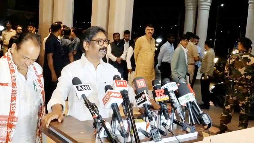 सदन में सिर्फ कुर्सियां दिखीं, विपक्ष कहीं नजर नहीं आया: हेमंत सोरेन