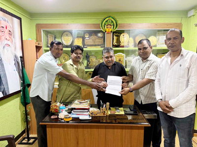 झारखंड में ब्लड बैंक निजीकरण के खिलाफ आवाज, सुप्रियो भट्टाचार्य से मिला रक्तदान संगठनों का प्रतिनिधिमंडल