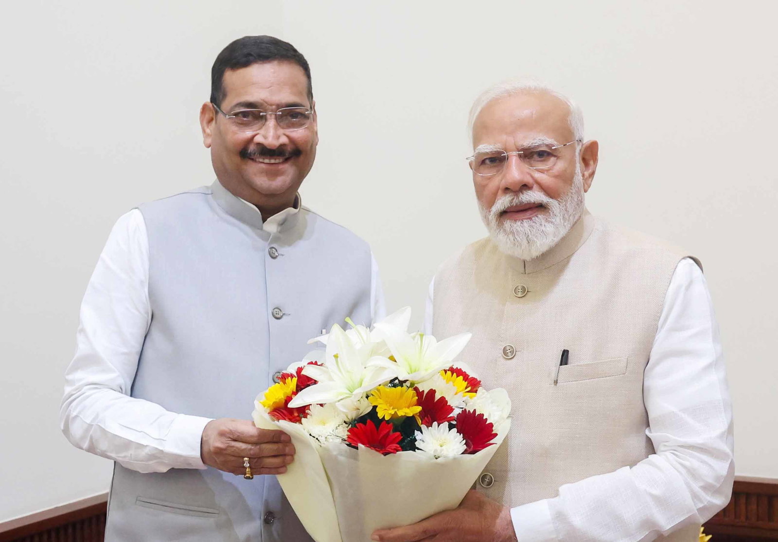 आदिवासी सांस्कृतिक कॉरिडोर के निर्माण का प्रस्ताव, पीएम से मिले दीपक प्रकाश