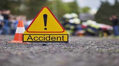 Bihar News : बगहा में तेज रफ्तार का कहर, स्कॉर्पियो ने साइकल व ट्रक को मारी टक्कर, 6 घायल