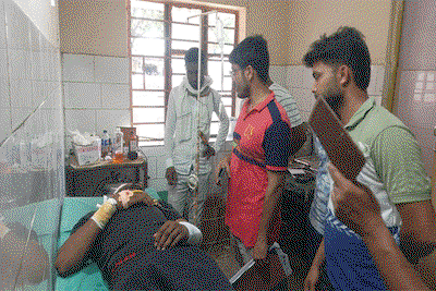 Jamtara News : स्विफ्ट डिजायर की टक्कर से युवक घायल, धनबाद रेफर