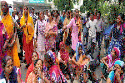 Bokaro News : BPSCL में संविदा कर्मी की मौत के बाद BGH में हंगामा, नौकरी व मुआवजे की मांग
