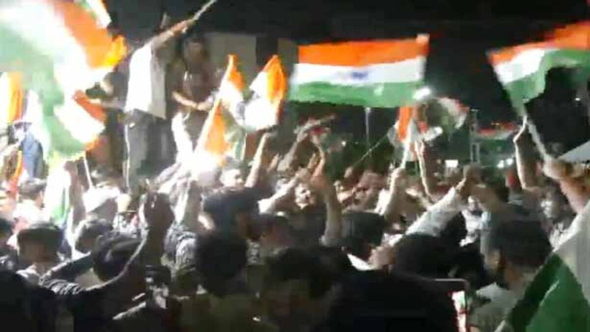 Jharkhand News : 24 दिनों के छात्र आंदोलन के बाद दिखी खुशी, नम हुईं आंखें