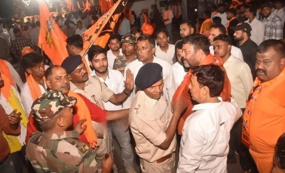 जमशेदपुर: नववर्ष जुलूस के दौरान बवाल, सरयू राय के भतीजा और बन्ना गुप्ता के समर्थकों में  मारपीट