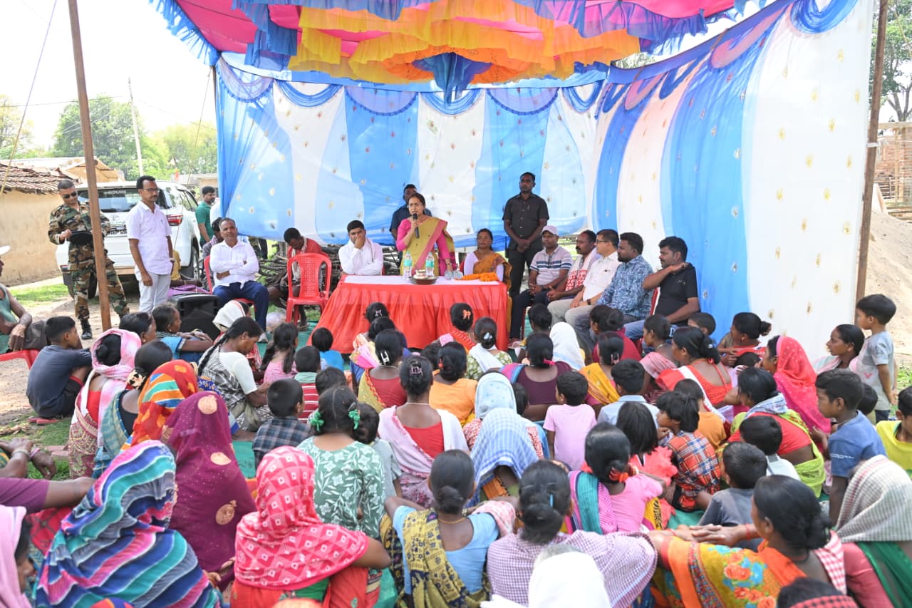 Ranchi News : कृषि मंत्री ने बेड़ो में बहुप्रतीक्षित सड़क योजनाओं का किया शिलान्यास