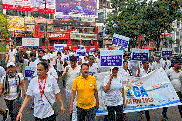 Dhanbad  News : डीसी के निर्देश पर  रन फॉर योग' का आयोजन ,बड़ी संख्या में लोग शामिल