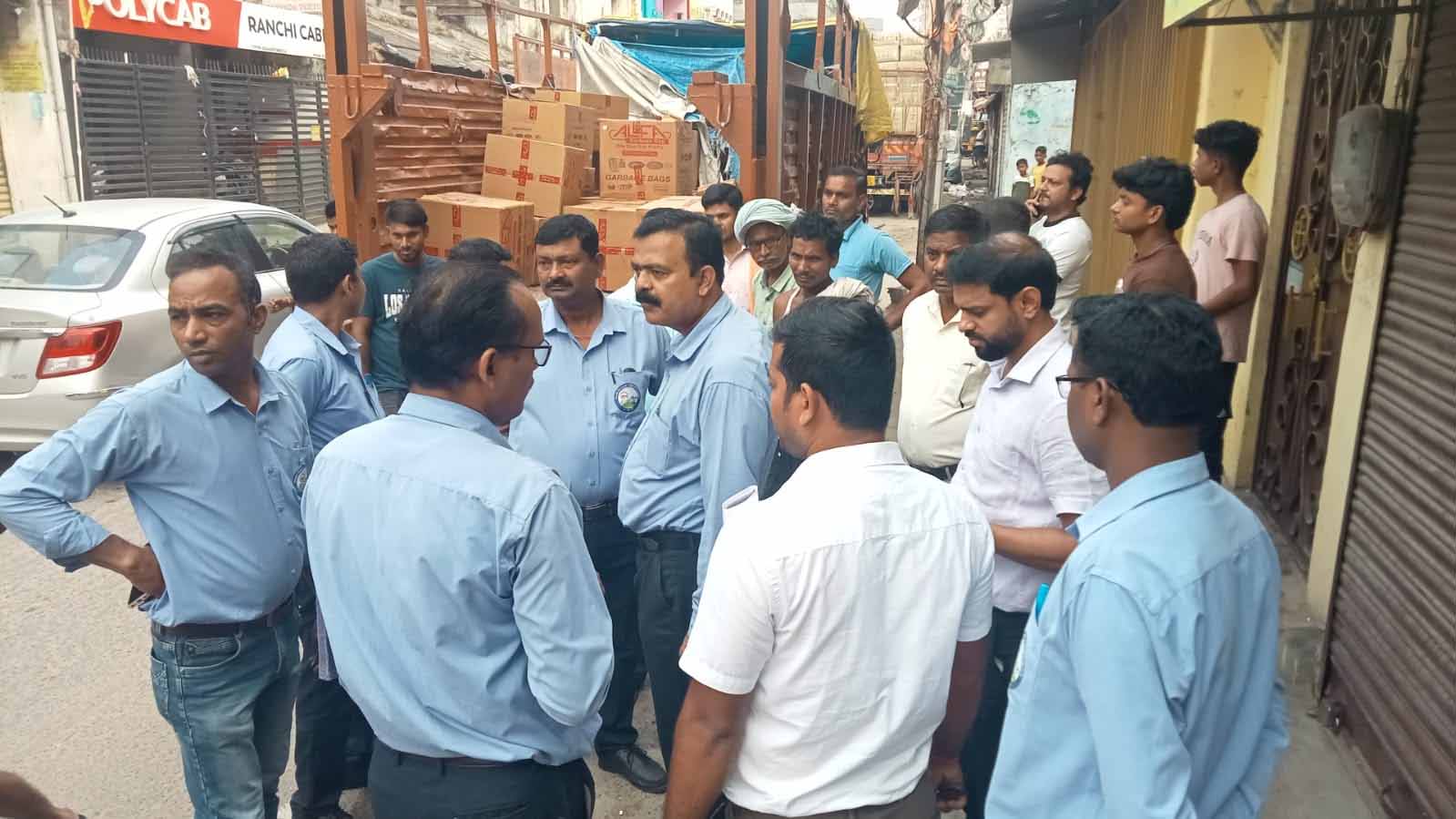 Ranchi : 480 किलो प्रतिबंधित सिंगल यूज प्लास्टिक जब्त, कारोबारी पर 52 हजार का जुर्माना