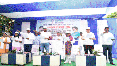 Ranchi News  : पेयजल मंत्री ने किया श्रमदान, बोले- सफाई हर नागरिक की जिम्मेदारी