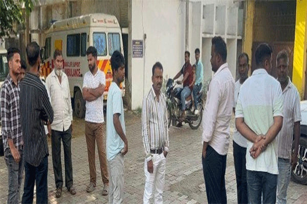 गिरिडीह : शादी समारोह से लौट रही स्कॉर्पियो बिजली पोल से टकराई, एक की मौत, चार घायल