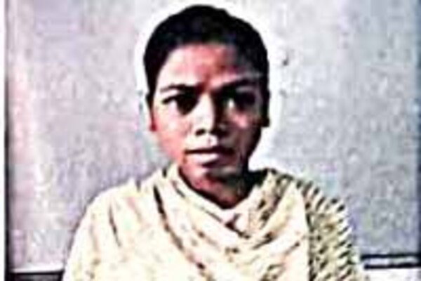 चाईबासा की युवती के राउरकेला में ‘नक्सली सरेंडर’ पर उठे सवाल, नौकरी के नाम पर ले जाने का आरोप