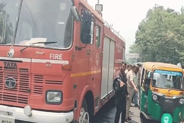 Jamshedpur News : दमकल वाहन की चपेट में आकर बाइक सवार युवक की मौत