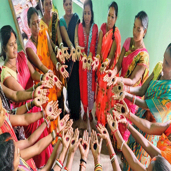Dhanbad  News : रेड डॉट चैलेंज व मासिक धर्म स्वच्छता पर जागरूकता अभियान