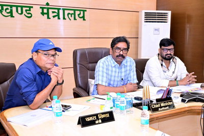 रोजगार, शिक्षा व छात्रावास सुविधाओं पर हेमंत सोरेन का फोकस, ई-साइकिल योजना पर भी बड़ा निर्देश