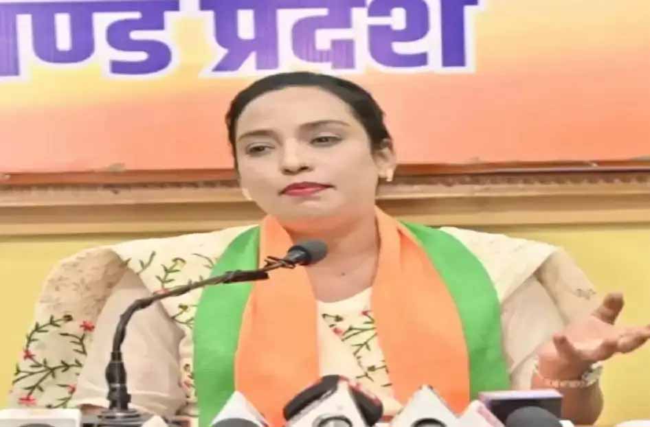 Political News : राफिया नाज ने राज्य की बदहाल स्वास्थ्य व्यवस्था पर सरकार को घेरा