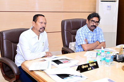 भूमि अभिलेख होंगे डिजिटल, गांव में मिलेगा लाइसेंस, CM ने अधिकारियों को दिए सख्त निर्देश