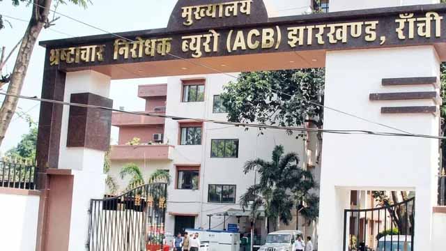 Lagatar Exclusive : नामकुम जमीन मामले में FIR, पूर्व CO श्वेता वर्मा व कंपनी मालिक फरार