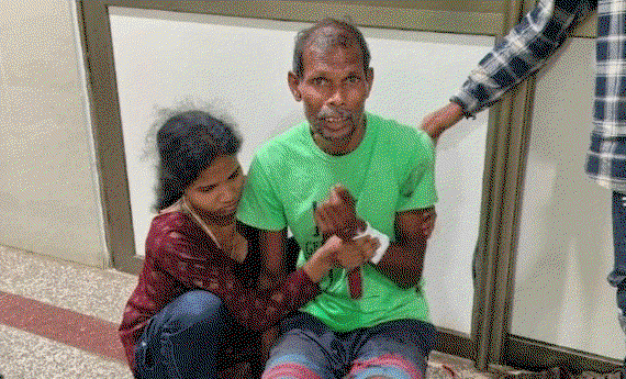Jamshedpur News : MGM में खिड़की से कूदने की कोशिश कर रहे मरीज को दूसरे पेशेंट ने बचाया