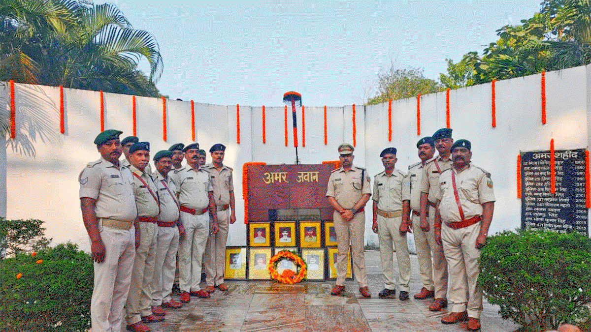 Tribute paid to the martyred s