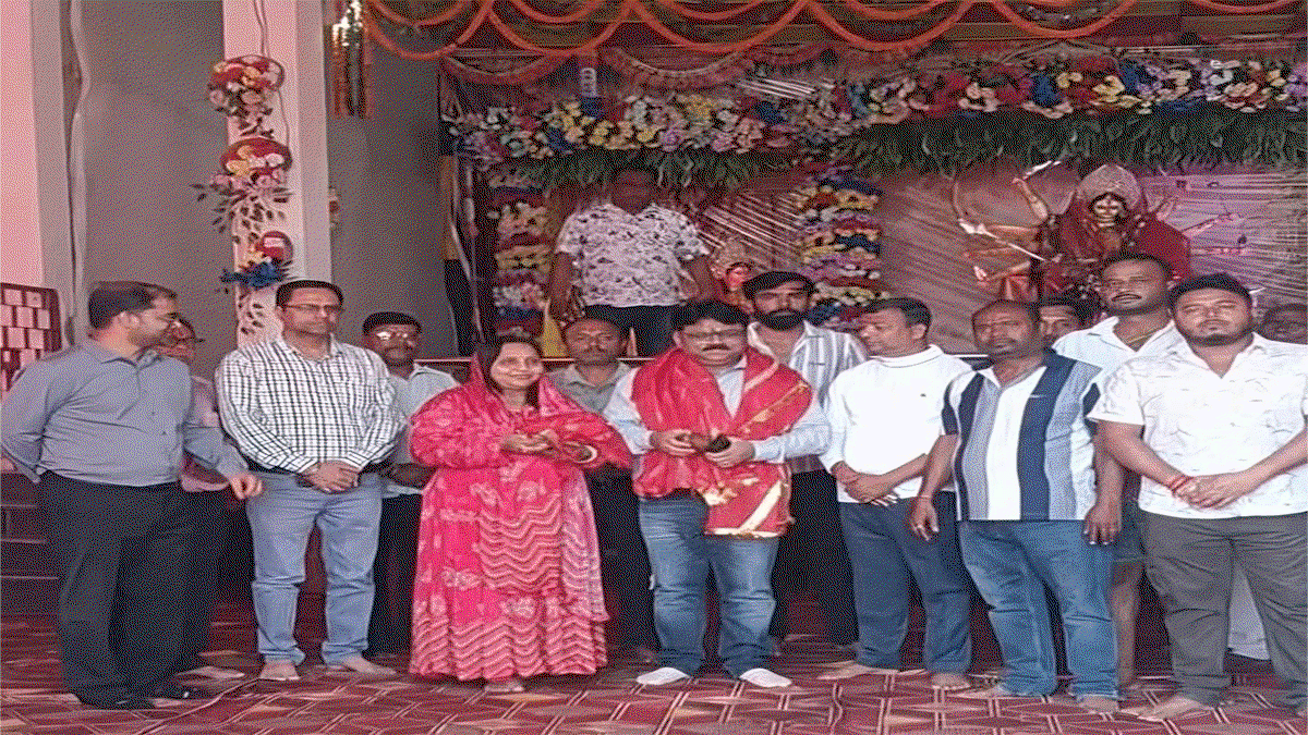 Latehar News : महुआमिलान में पहली बार हुआ रावण दहन का आयोजन