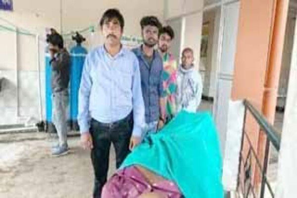 दुमका में वज्रपात का कहर: बेटे की मौत, पिता झुलसे, मवेशी भी मारे गए