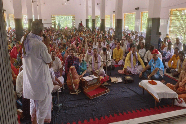 बहरागोड़ा: मानुषमुड़िया आश्रम में मनाया गया अक्षय तृतीया, 42 यूनिट रक्तदान