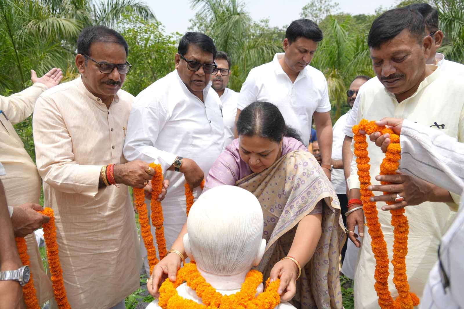 Ranchi News : पुण्यतिथि पर याद किए गए राजीव गांधी, मंत्री दीपिका ने उनके योगदान को सराहा