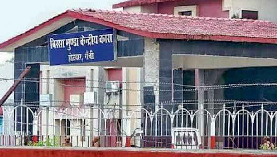 झारखंड की जेलों में 63% पद खाली: वर्तमान में जेल का 1 कर्मचारी औसतन 3 लोगों का काम करने को मजबूर