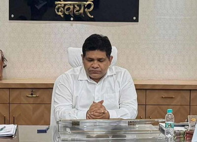 Deoghar: स्कूल में फिल्म प्रदर्शन मामले में कार्रवाई, शिक्षक निलंबित, प्रभारी प्रधानाध्यापक पद से हटाए गए
