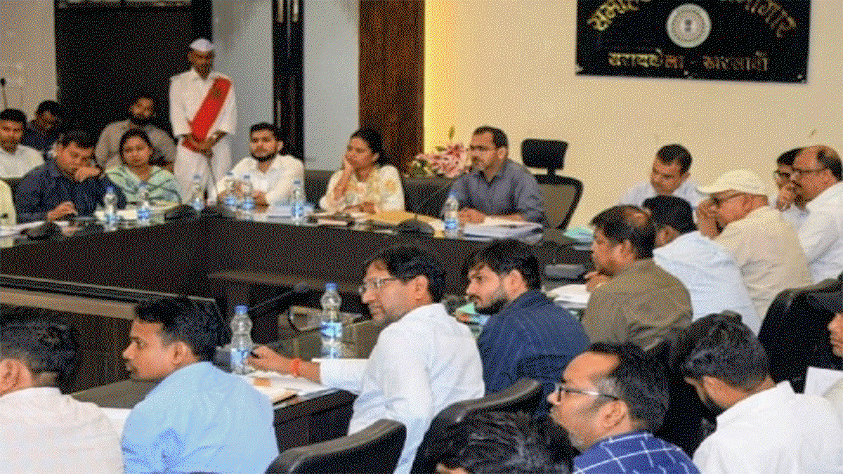 Seraikela News: जिला स्तरीय समन्वय समिति की बैठक, योजनाओं का लाभ समय पर पहुंचाने के निर्देश