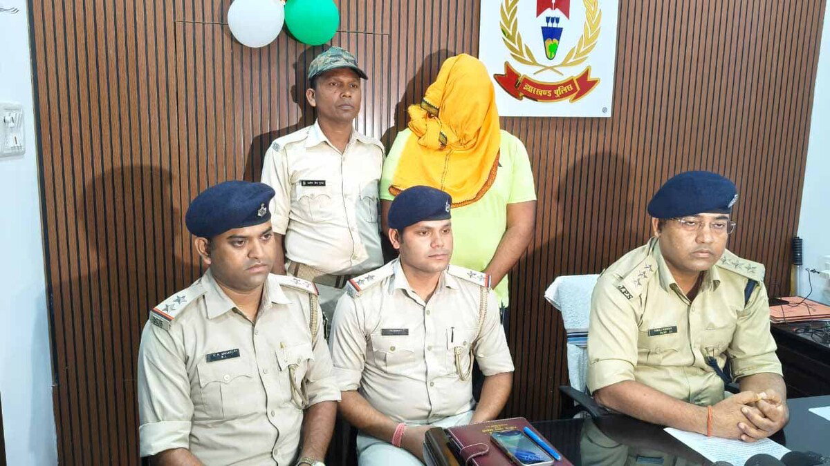 Ranchi News : अफीम तस्करी मामले में तीन साल से फरार आरोपी दिल्ली से गिरफ्तार