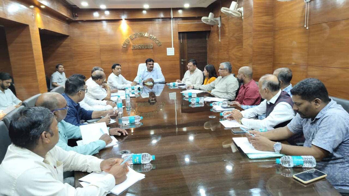 Ranchi News : 22-23 को विशेष मतदाता शिविर, पात्र नागरिकों का नाम सूची में जोड़ने की अपील