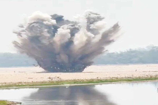 जमशेदपुर में 227 किलोग्राम का विशाल बम निष्क्रिय, सेना की टीम ने किया डिफ्यूज