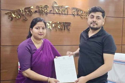 धनबाद : जनसमस्याओं को लेकर विधायक रागिनी सिंह ने की DC से मुलाकात