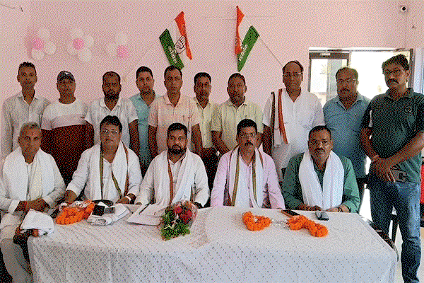 Dhanbad News : संगठन की मजबूती पर कांग्रेस का मंथन, ग्रामीण प्रखंड अध्यक्षों संग प्रभारी ने की बैठक