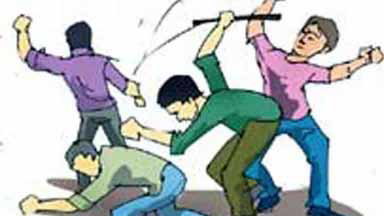Begusarai News : जमीन विवाद में बदमाशों ने लाठी-डंडों से किया हमला, पूर्व मुखिया समेत 4 घायल