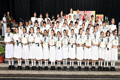 Bokaro News : DPS में शत-प्रतिशत उपस्थिति वाले 342 विद्यार्थियों को किया गया सम्मानित