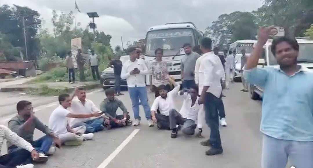 JPSC कार्यालय घेरने रांची आ रहे बीजेपी कार्यकर्ताओं को पुलिस ने तमाड़ में रोका