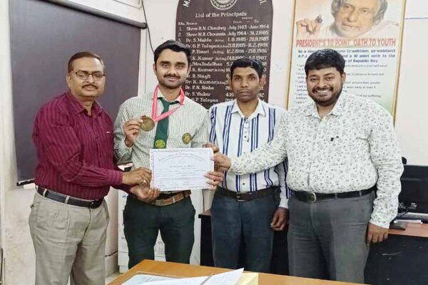 रांची: राष्ट्रीय युवा महोत्सव में मारवाड़ी कॉलेज के छात्र ने जीता स्वर्ण पदक
