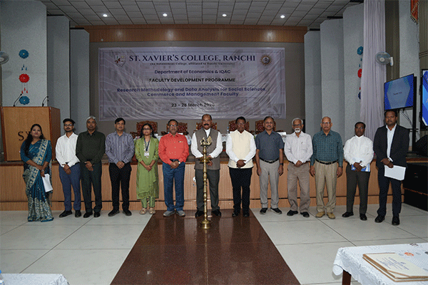 संत जेवियर्स कॉलेज में छह दिवसीय फैकल्टी डेवलपमेंट प्रोग्राम की शुरुआत