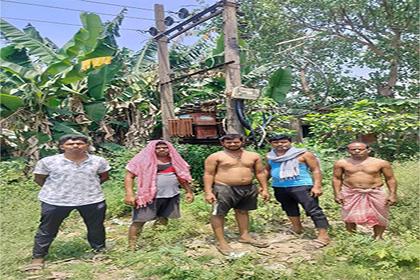 बहरागोड़ा: चित्रेश्वर मंदिर में जला ट्रांसफार्मर, एक हफ्ते से अंधेरे में 100 घर