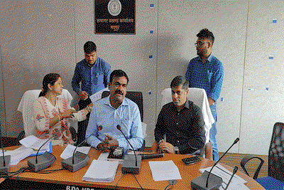 मुख्य निर्वाचन पदाधिकारी के  देवघर आगमम पर के. रवि ने किया स्वागत