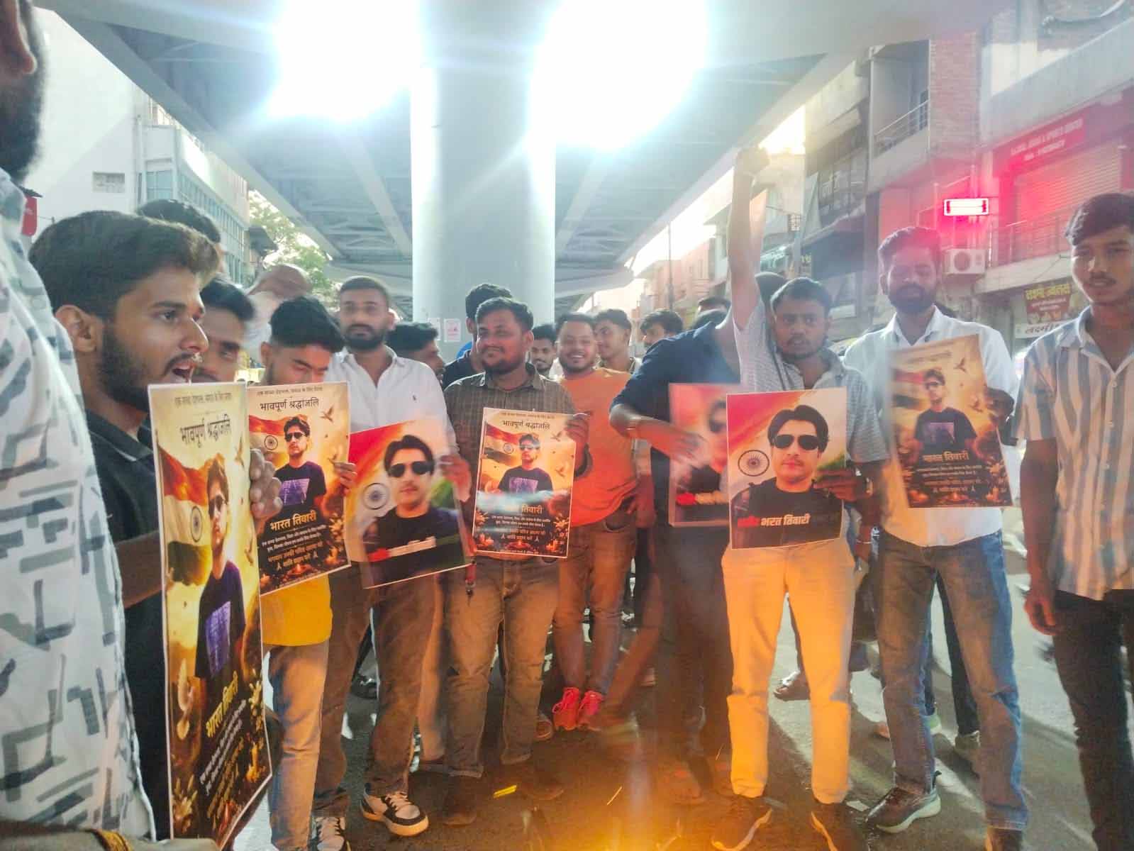 Ranchi : भरत तिवारी एनकाउंटर के विरोध में निकला मशाल जुलूस