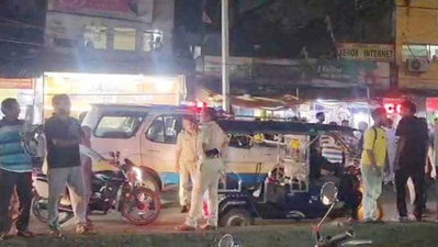 Dhanbad News : टक्कर के बाद ई-रिक्शा चालकों ने कार सवार को पीटा, दो हिरासत में
